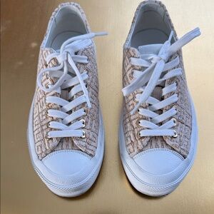 Givenchy Women's Sneakers in White and Tan